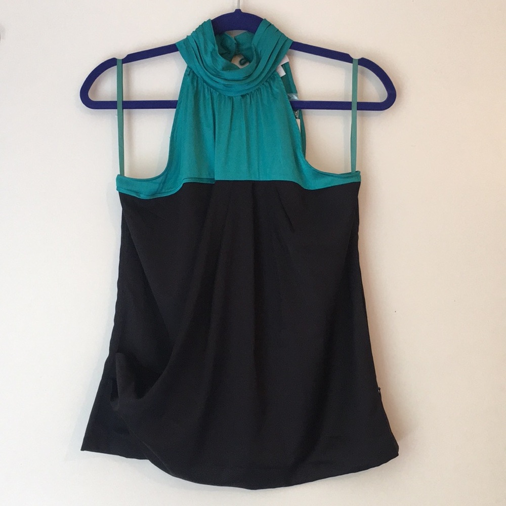 New York & Company sleeveless stretchy top